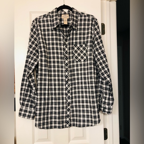 Plus size gingham button down shirt. XL (14-16) - Picture 1 of 5